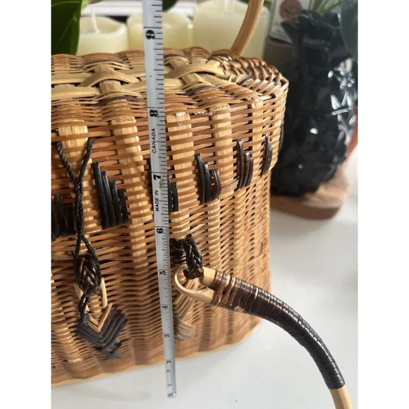 Vintage Woven Wicker Rattan Handbag Purse Bucket Bag Strap Basket Boho - Picture 8 of 9